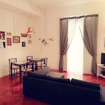 Vicolo Stretto