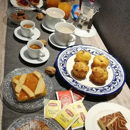 Vicolo Stretto